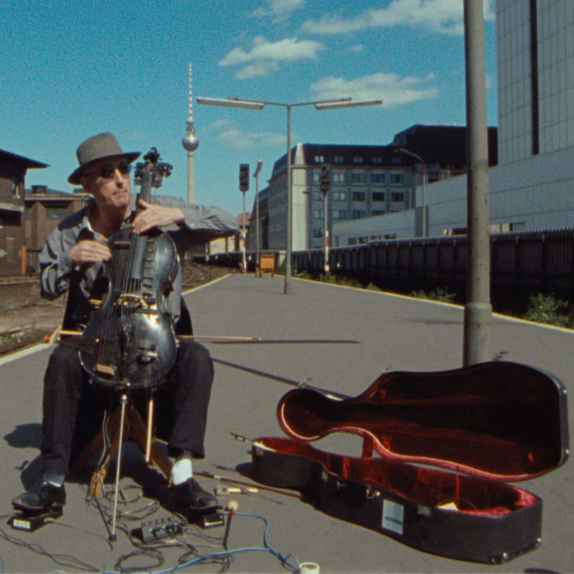Lost in the 90s: Berlín, estación de Friedrichstrasse 1990